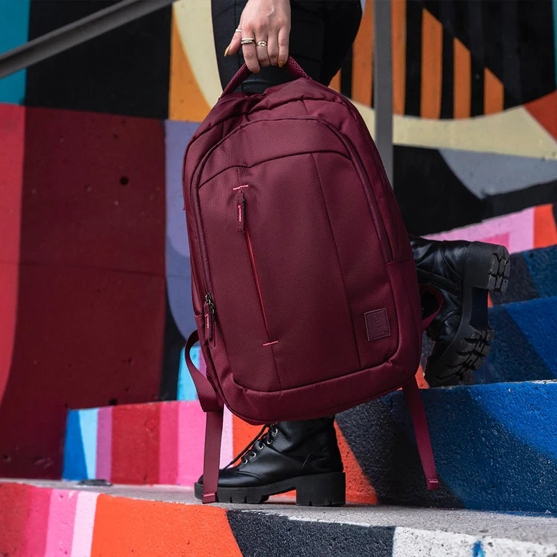Combo: Mochila Zilker Vino 15.6” + Audífonos Lisbon Coral